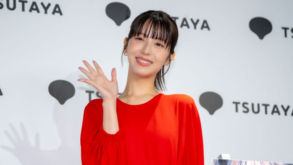 浜辺美波写真集『25』発売記念取材会より