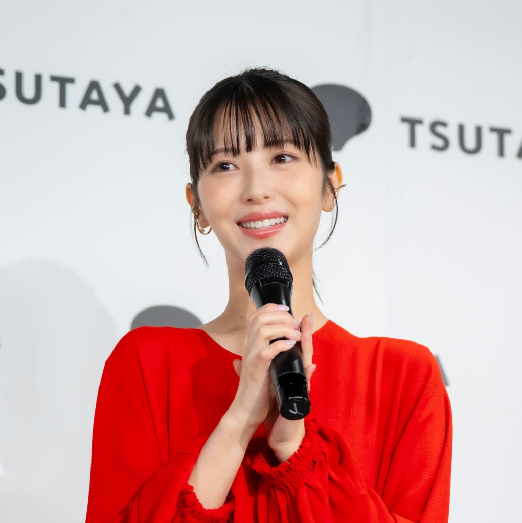 浜辺美波写真集『25』発売記念取材会より
