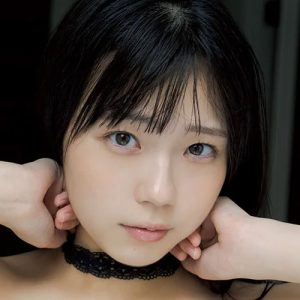 STU48工藤理子、シンプルかつノーブルに…こぼれ落ちそうな美スタイル披露
