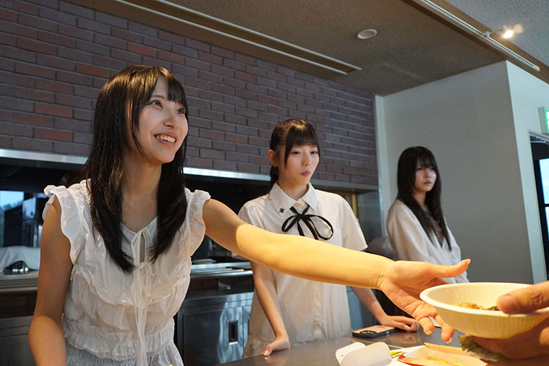 『ホワスピ夏合宿 in 熱海』より『DAY1』夕食の様子