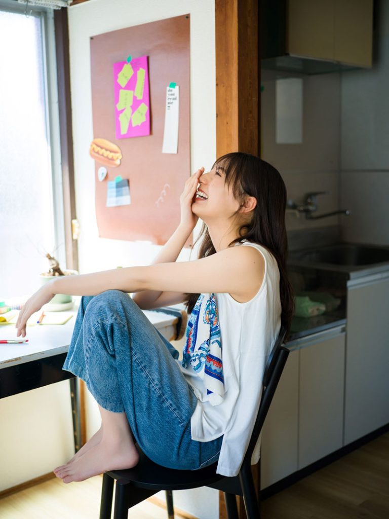 「B.L.T.2025年10月号」に登場している日向坂46・小坂菜緒