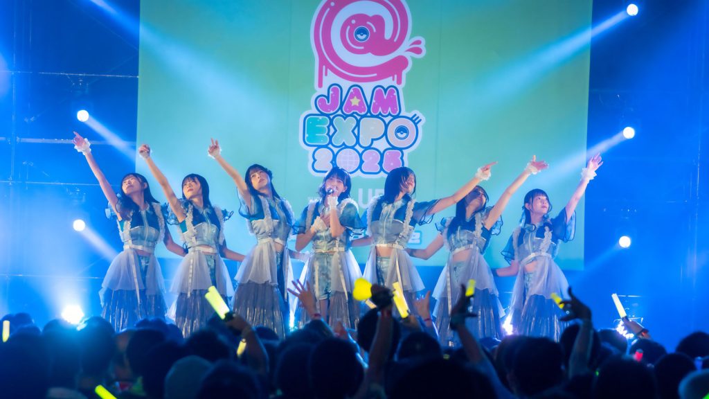 『＠JAM EXPO 2025』キウイステージに登場したAsIs
