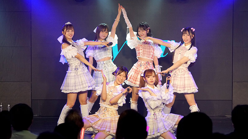 my favメンバー前列左から田中美帆、園田一花／後列左から川又あん奈、西村瑠香、古松華、黒瀬梨花