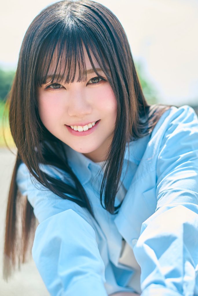 「五期生ぽかぽか写真館」より、鶴崎仁香