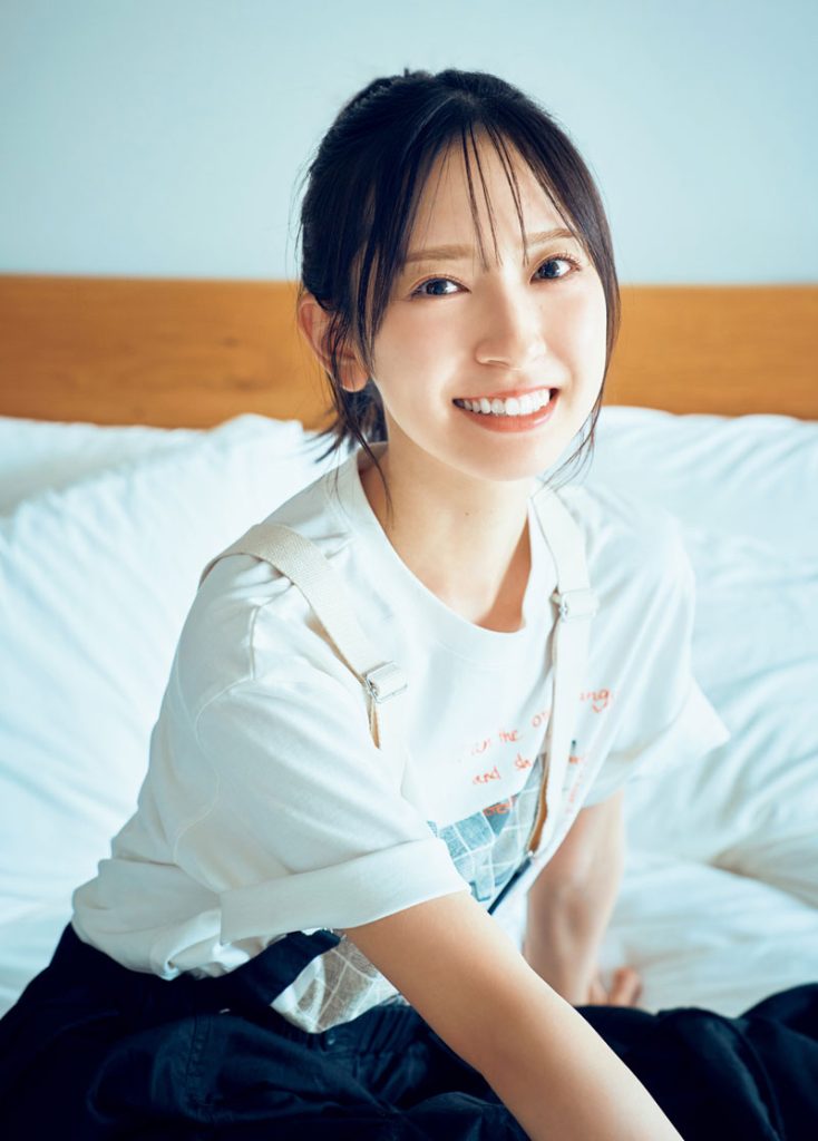 『週刊少年マガジン41号』(講談社)に登場している日向坂46・金村美玖