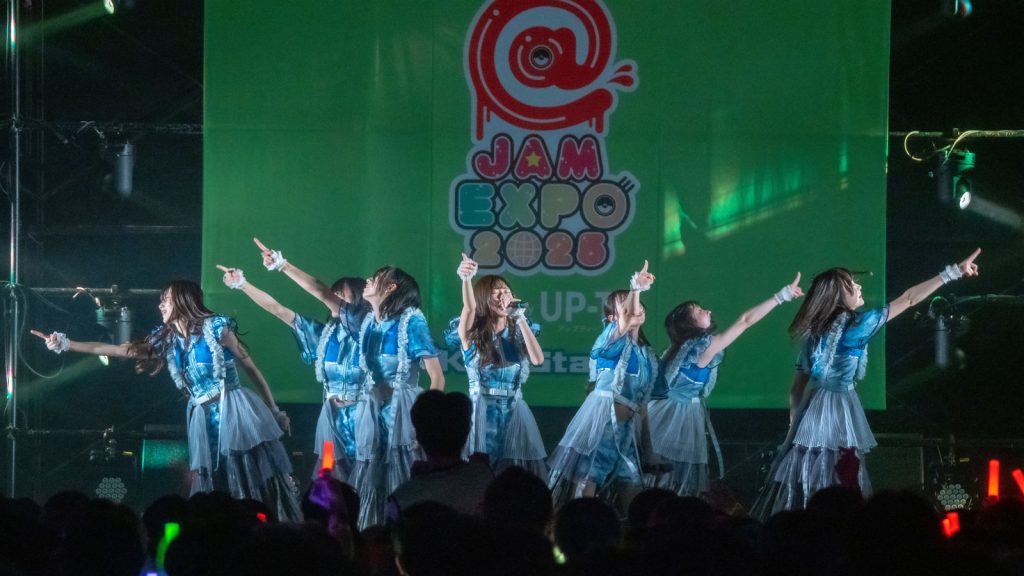 『＠JAM EXPO 2025』キウイステージに登場したAsIs