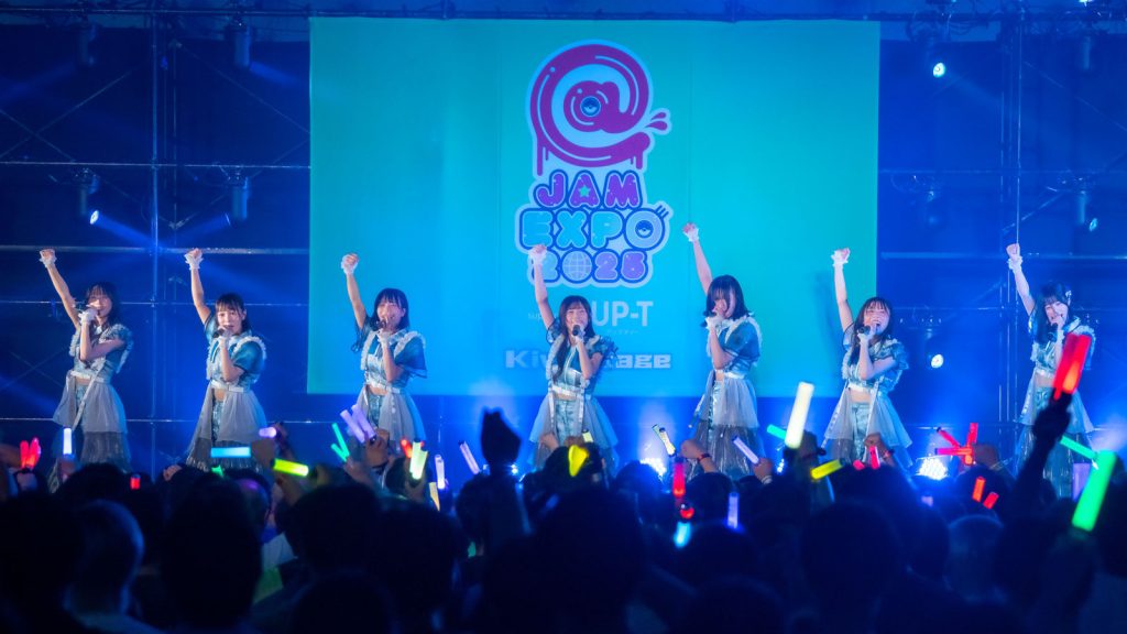 『＠JAM EXPO 2025』キウイステージに登場したAsIs
