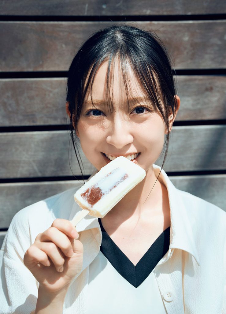 『週刊少年マガジン41号』(講談社)に登場している日向坂46・金村美玖