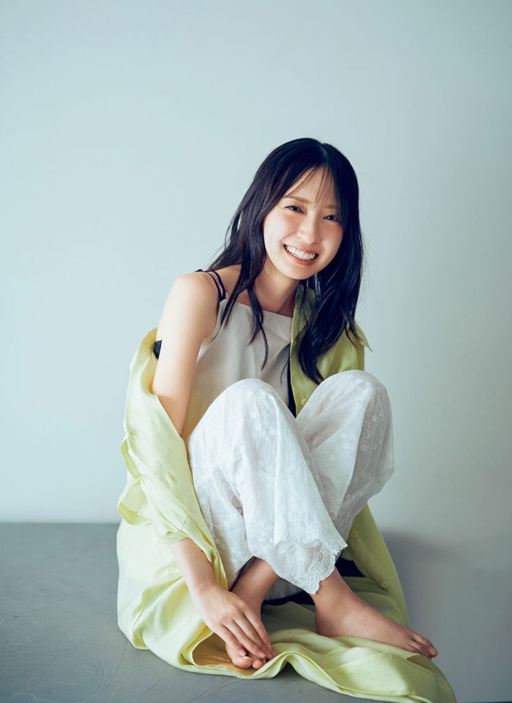 『週刊少年マガジン41号』(講談社)に登場している日向坂46・金村美玖