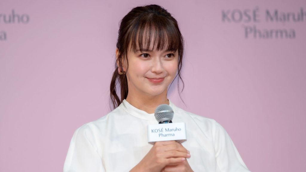 「コーセーマルホファーマ『ヒフニック』『カルテHD』新CM発表会」に出席した多部未華子