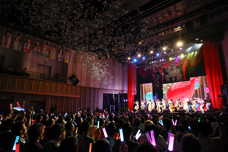 『WHITE SCORPION 3rd ONEMAN LIVE「連撃」』よりアンコール「Beach opening」ではキャノン砲を使った演出も