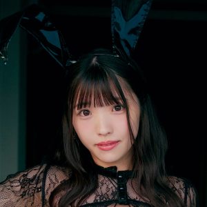 人気アイドルグループのメンバー、恋人気分の王道シチュエーションでグラビア映えスタイルが躍動