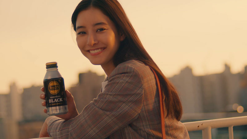 新木優子が出演するタリーズ新CM「COFFEE LOVER’S TULLY’S」篇より