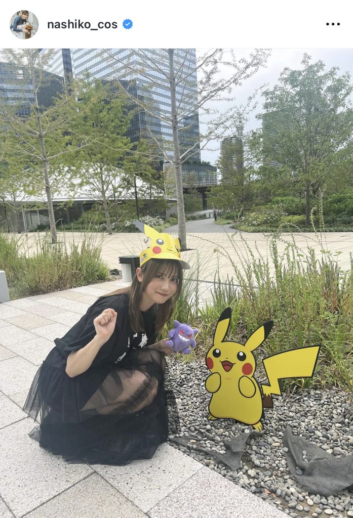 ピカチュウの帽子を被ってピカチュウとパシャリ