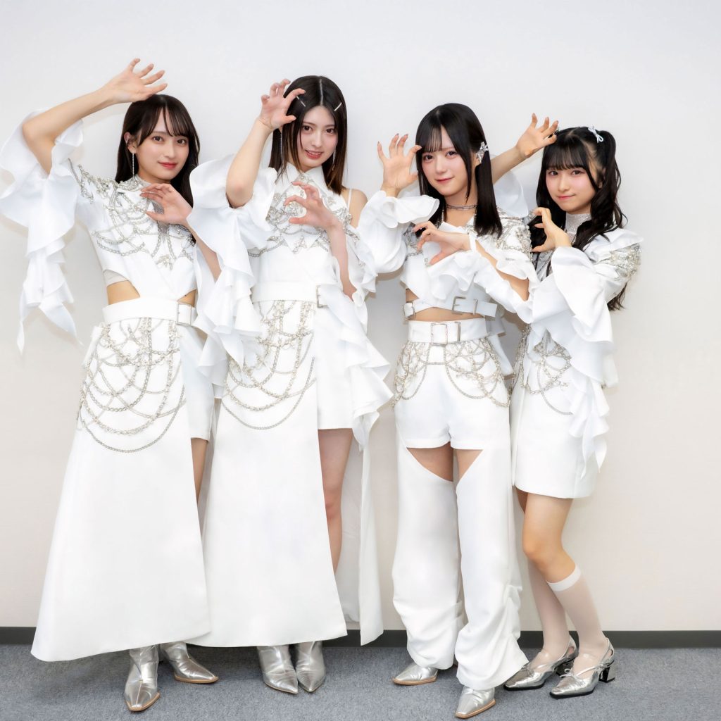WHITE SCORPION・ALLY、HANNA、ACE、CHOCO