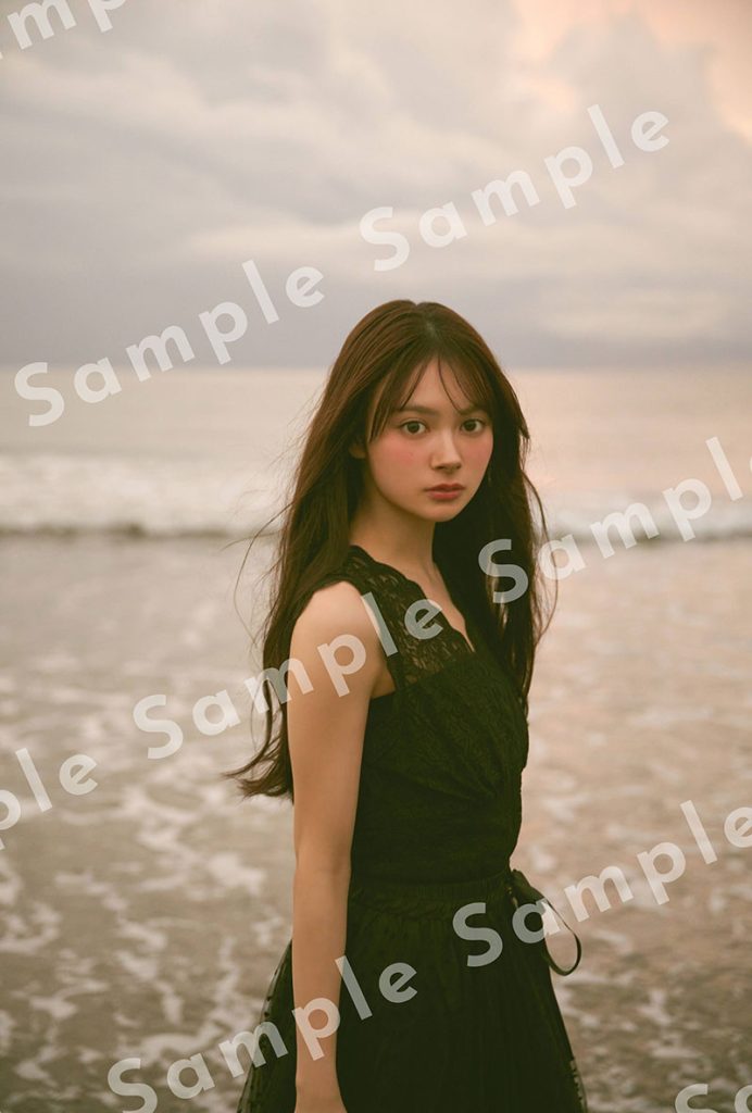 AKB48伊藤百花1stフォトブック『百花ずかん。』よりAKB48オフィシャルサイト特典生写真3