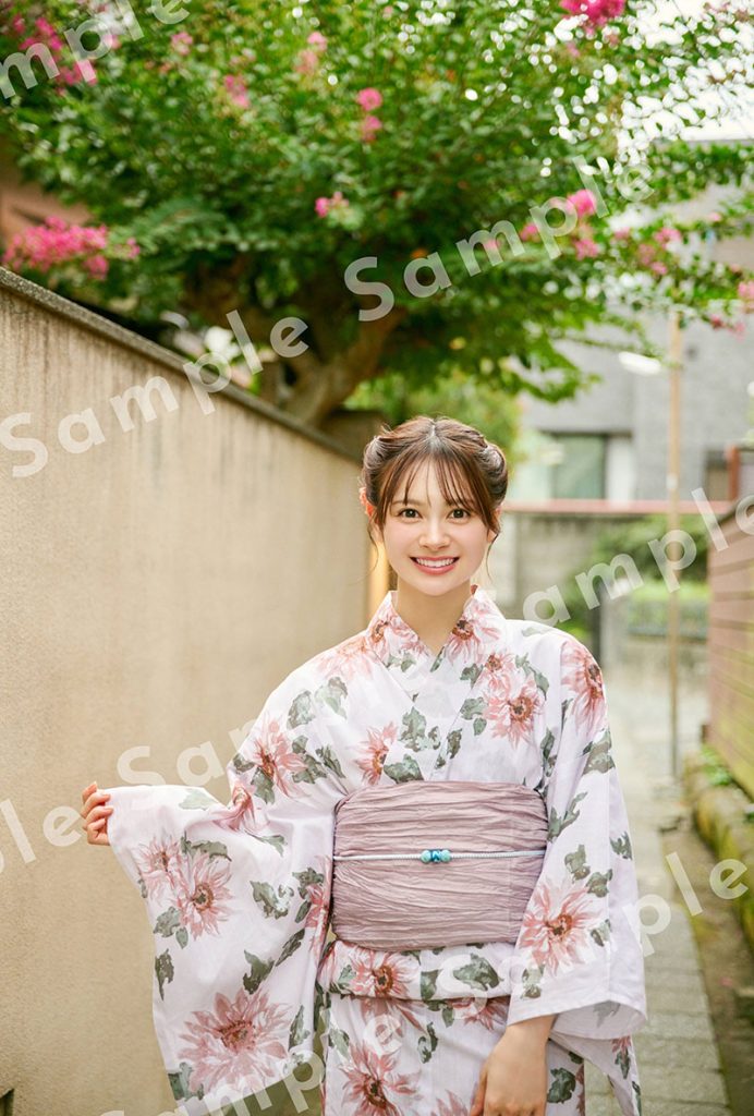 AKB48伊藤百花1stフォトブック『百花ずかん。』よりKOKODEブックス特典生写真2