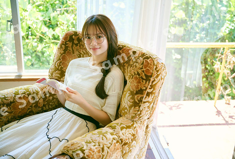 AKB48伊藤百花1stフォトブック『百花ずかん。』よりお渡し会特典生写真2