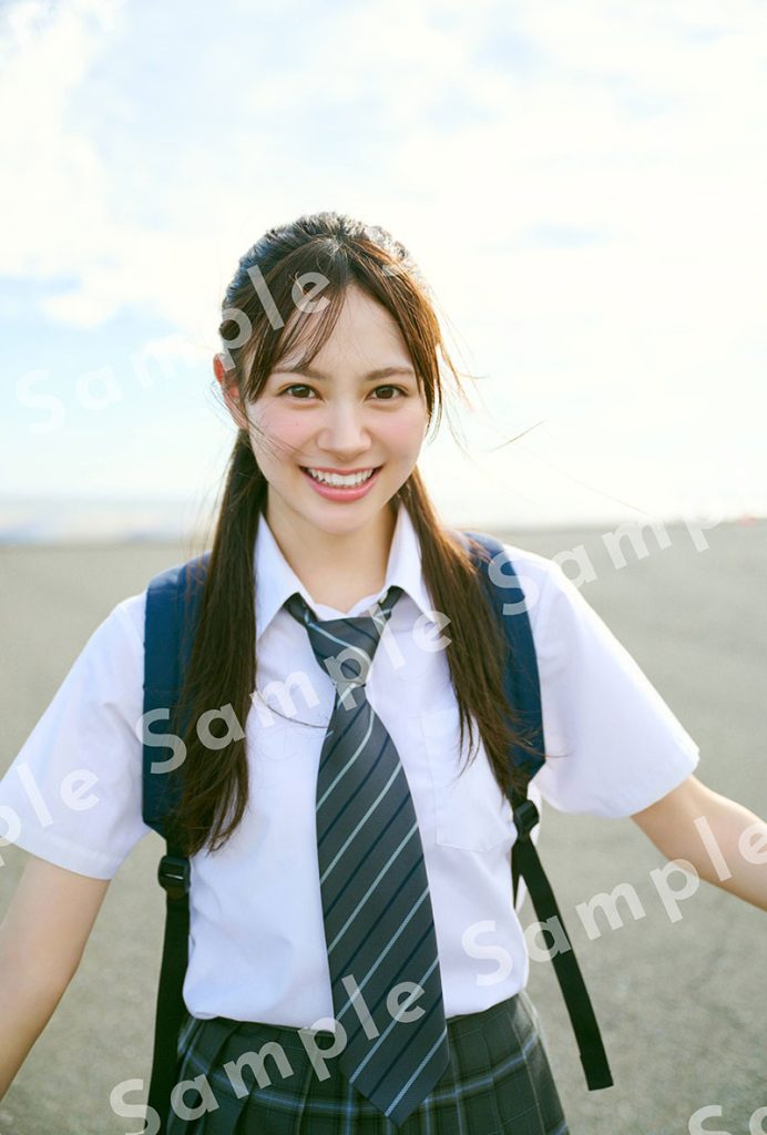 AKB48伊藤百花1stフォトブック『百花ずかん。』よりお渡し会特典生写真3