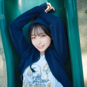 日向坂46大野愛実、高円寺の街を散策…自然体なグラビアショット