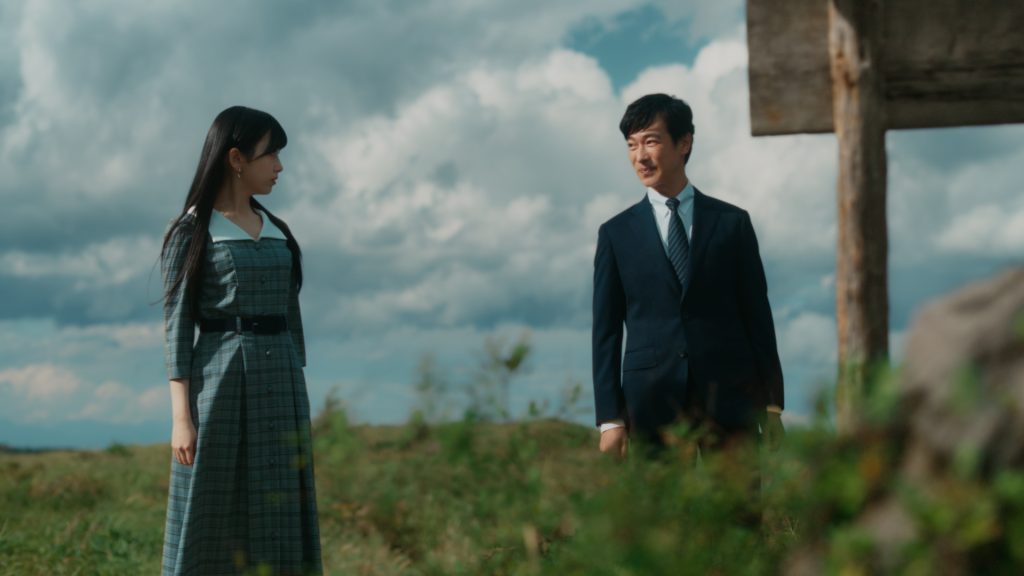 初共演の乃木坂46・池田瑛紗(写真左)と堺雅人(写真右)