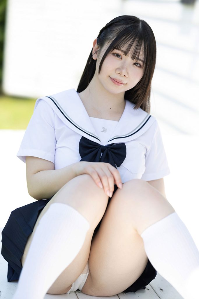 グラビアアイドル恋川こももイメージDVD「ミルキー・グラマー」より