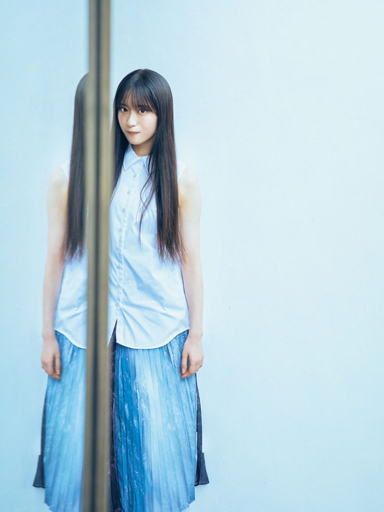 『週刊少年マガジン48号』に登場している櫻坂46・村井優