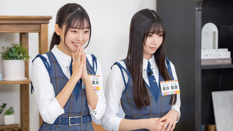 蔵盛妃那乃と佐藤優羽による『ハイテンション食リポ』を見守る大田美月と坂井新奈