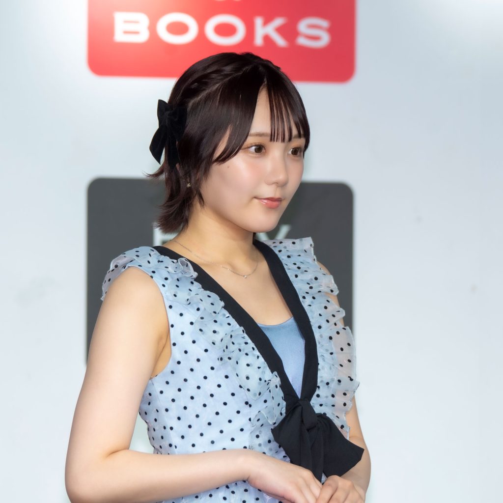 AKB48・田口愛佳が1st写真集『好きと言えたら』発売記念取材会に出席