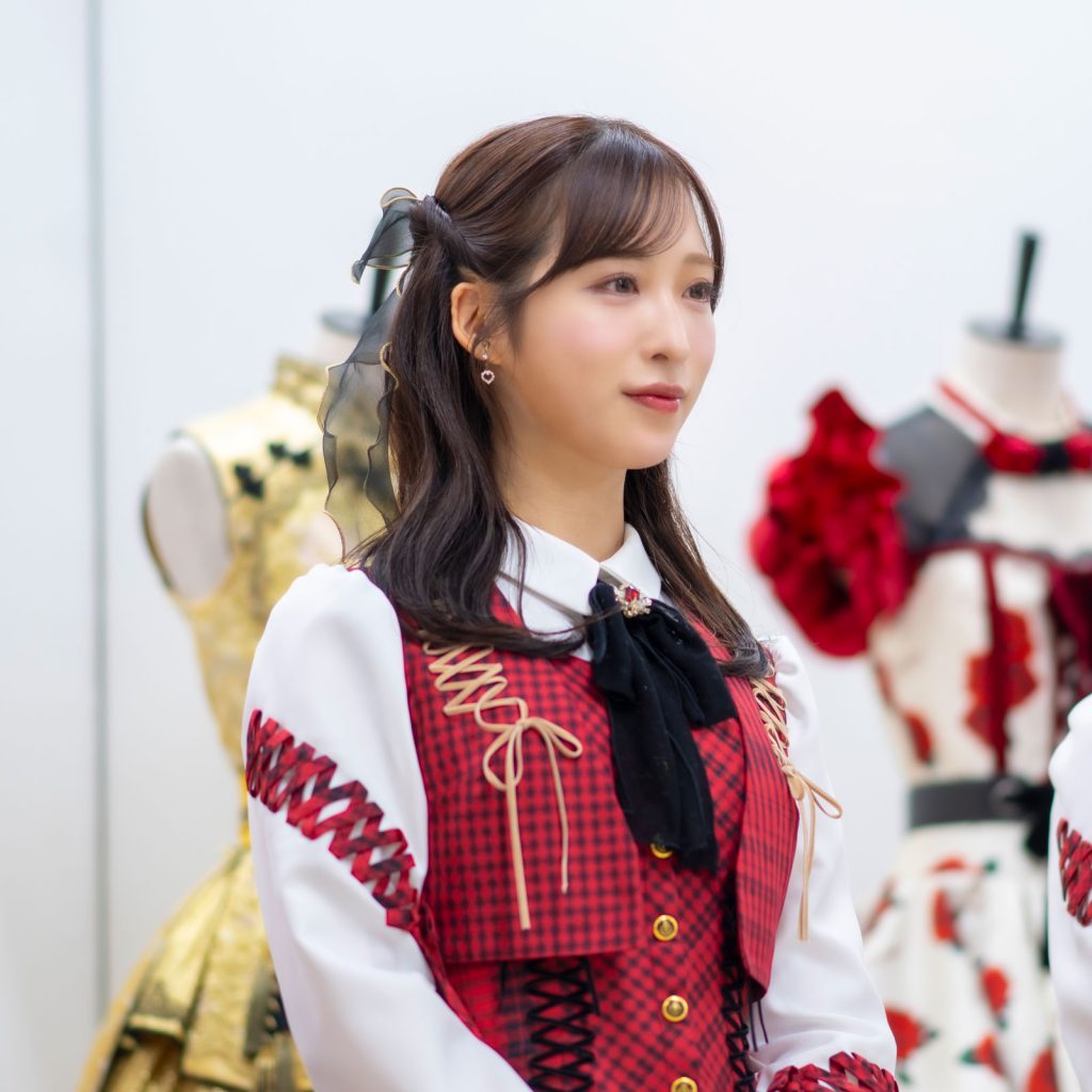 「AKB48 大衣装展 -時代を彩った装跡-」取材会より小栗有以