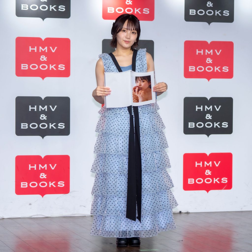 AKB48・田口愛佳が1st写真集『好きと言えたら』発売記念取材会に出席