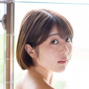 恋愛コンサル＆グラビア二刀流…小林由依、初めてのグラビア作品から大人の魅力があふれ出る