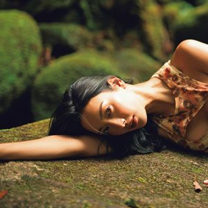 菜々緒10年ぶり写真集『DIVINE』発売初日再重版が決定!神々しい新カットも公開