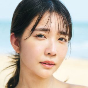 解散を控える「#2i2」天羽希純、こぼれ落ちそうなグラビアショット