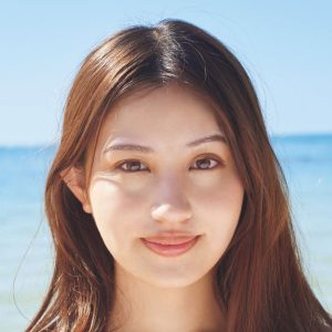 花咲楓香、南の島に花が咲く美しきグラビア