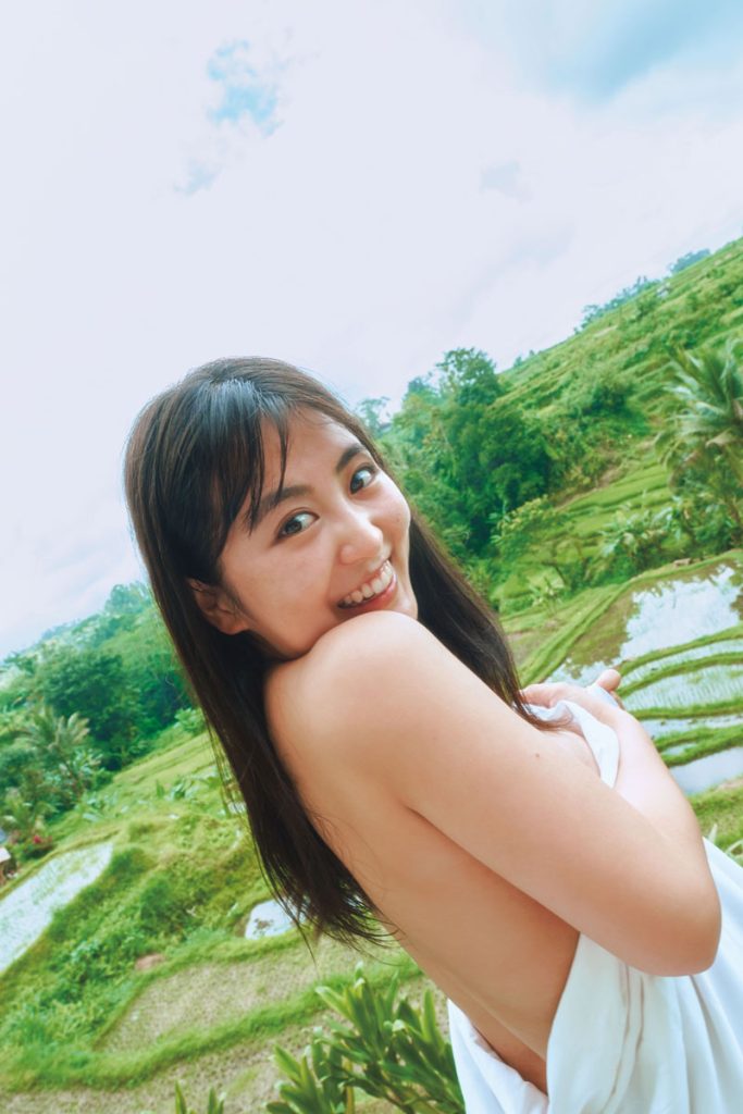 福井梨莉華1st写真集『あいの道しるべ』より