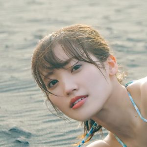 櫻坂46松田里奈、しなやかなボディーラインあらわ…1st写真集より水着カット解禁