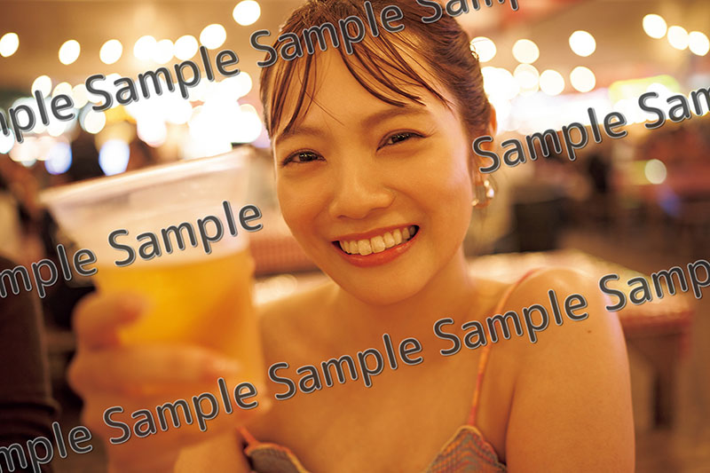 『宮田愛萌1st写真集』(幻冬舎)より東京会場イベント限定デザインA5サイズビジュアルカード