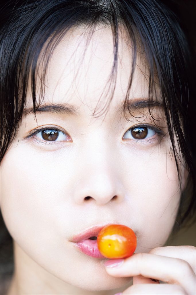 『真田まことファースト写真集 スペルバウンド』(徳間書店)