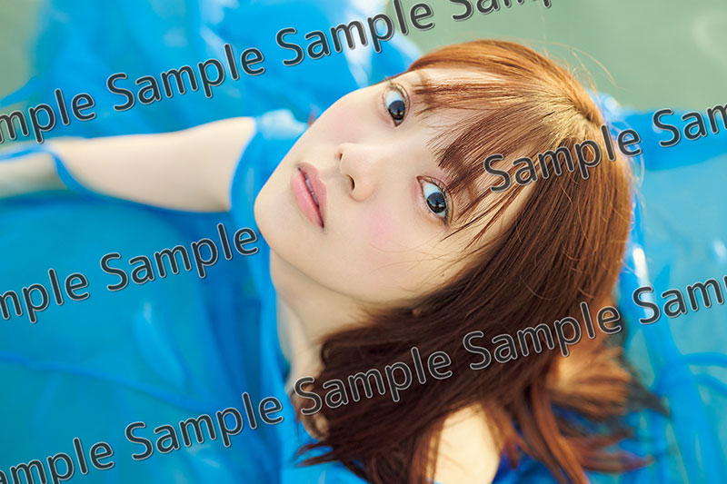 『宮田愛萌1st写真集』(幻冬舎)より大阪会場イベント限定デザインA5サイズビジュアルカード