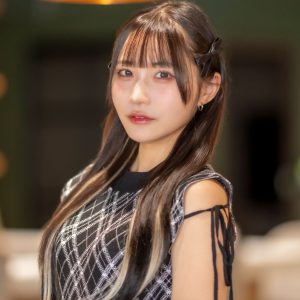 “限界なしグラビア”で挑んだ意欲作…伊織芽衣、1st写真集発売「できることは全部やりたい」