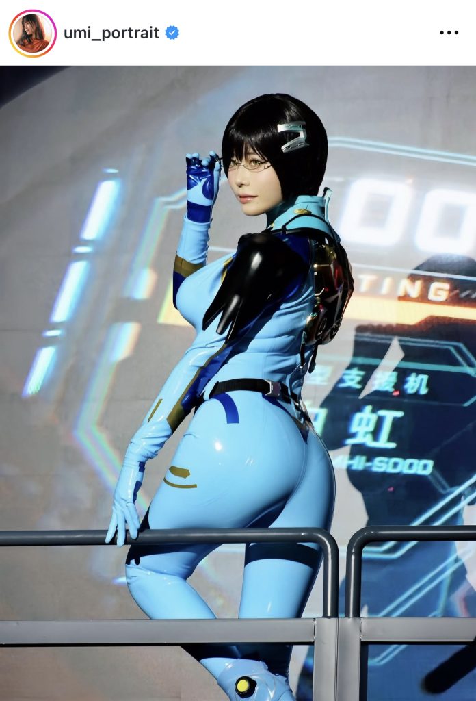 「Mecha BREAK」のパイロットスーツ姿を披露