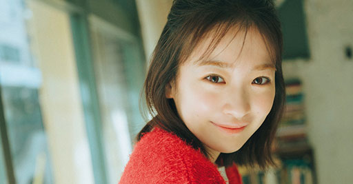 櫻坂46小島凪紗、“遊園地デート”をテーマにしたグラビアショット