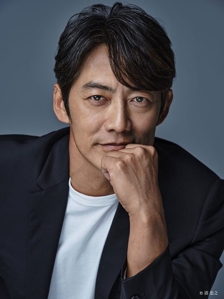 ソフトバンク株式会社新CMに出演する反町隆史