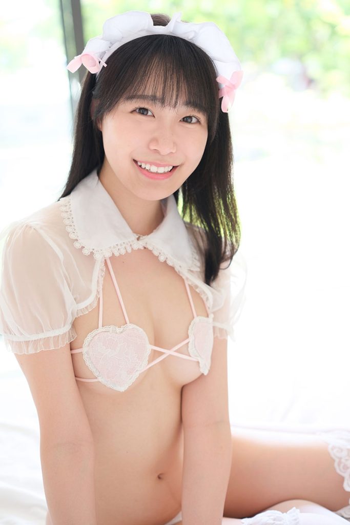 グラビアアイドル一宮あいイメージDVD「見つめあい」より