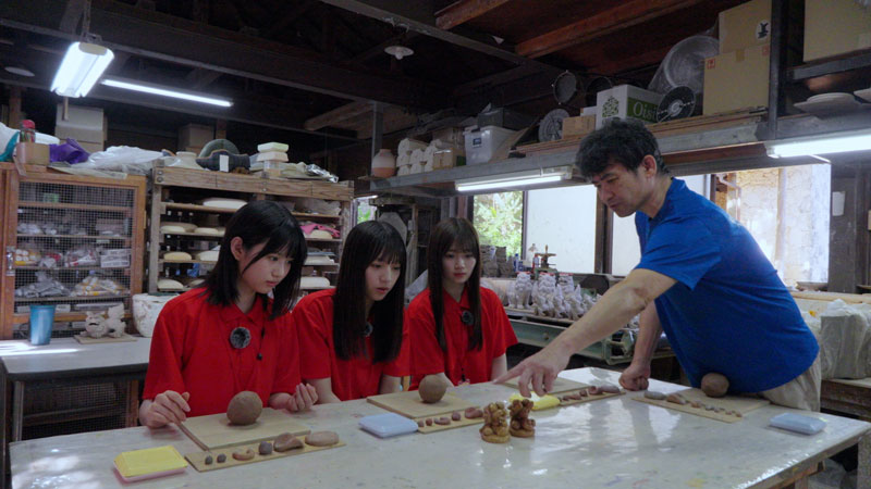 五百城茉央&井上和も当時挑戦したシーサー作りを3人も体験! その出来栄えは?