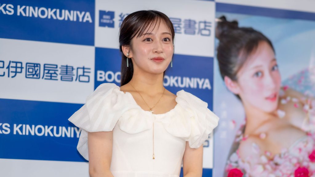 ファースト写真集『永遠未遂』(徳間書店)発売記念取材会に出席したNMB48川上千尋