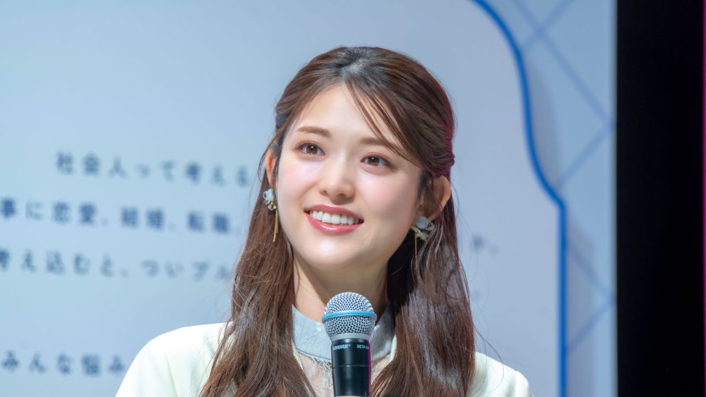 松村沙友理が日本生命『＃みんなの社会人ブルー展』オープニングイベントに出席