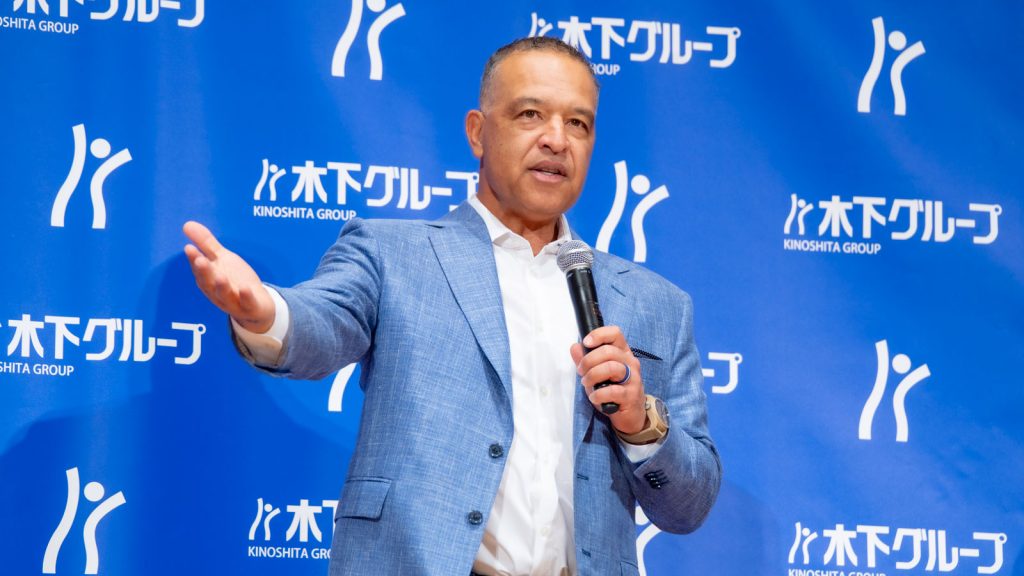 木下グループ新CM発表会に出席した『ロサンゼルス・ドジャース』デーブ・ロバーツ監督