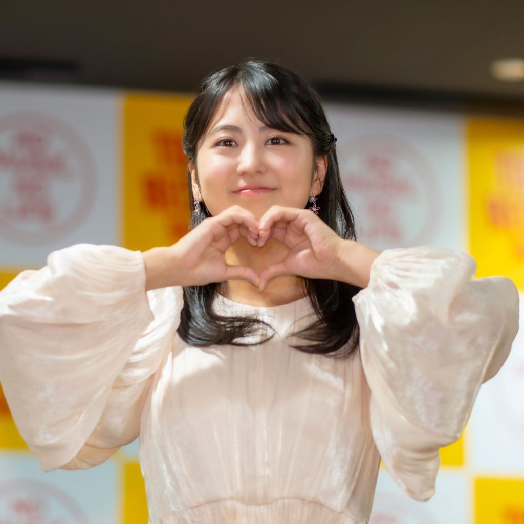 福井梨莉華が1st写真集『あいの道しるべ』発売記念取材会に出席